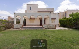 Villa - Doctor